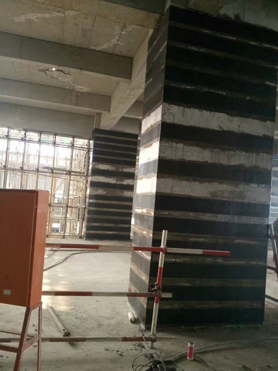 广州混凝土柱子漏振加固方法