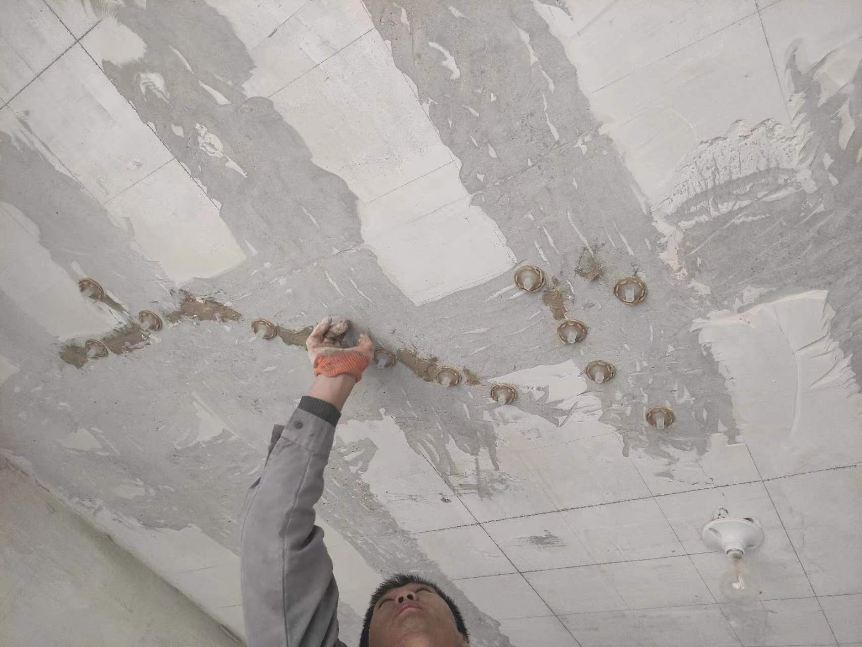广州混凝土楼板裂缝为什么会开裂?怎么修补?